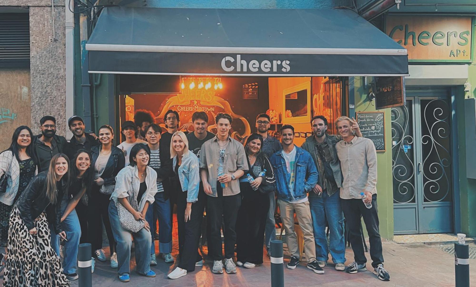 Cheers Midtown Hostel — Photos 2